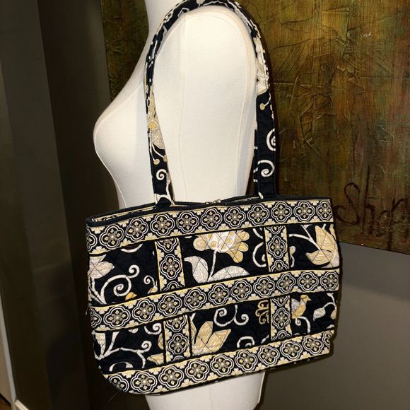 Vera Bradley Retired Yellow Bird Pattern Hand/Shoulder Bag/Tortoise Closure - Picture 4 of 6